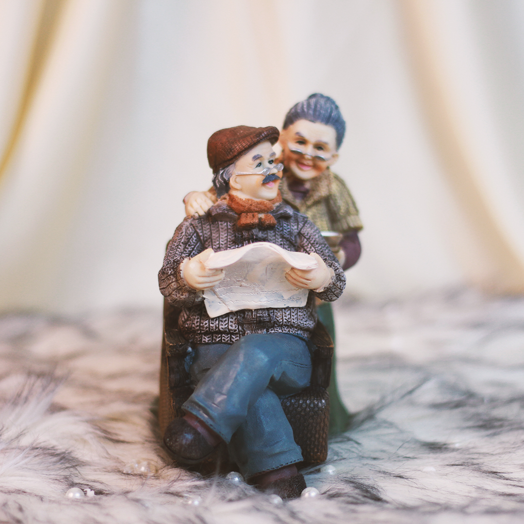 Cute Old Couple- Lovely Couple Figurine Gift for Grandparents